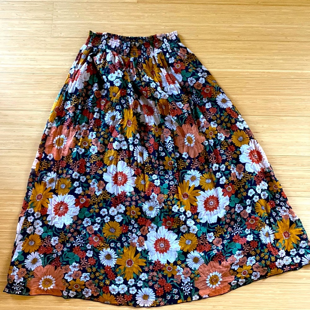 Natural Life floral skirt, size L.